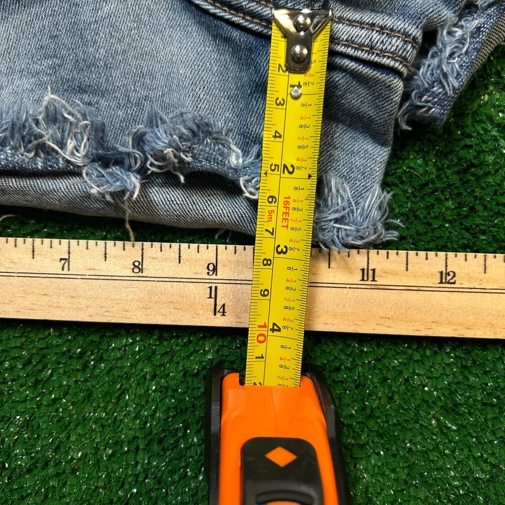 Disclosure Jean Shorts Distressed Raw Hem y2k Aesthetic Blue Denim Size 7/28